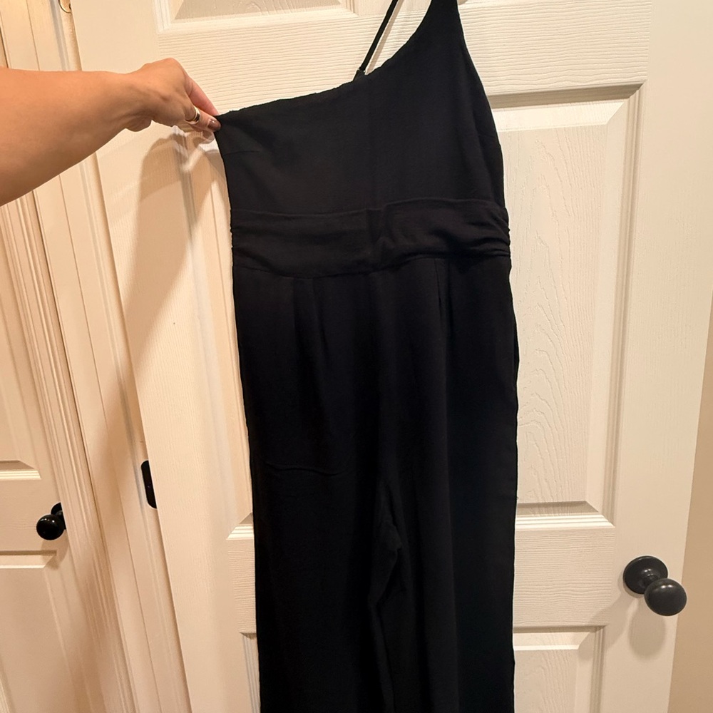 Black One-Shoulder Jumpsuit